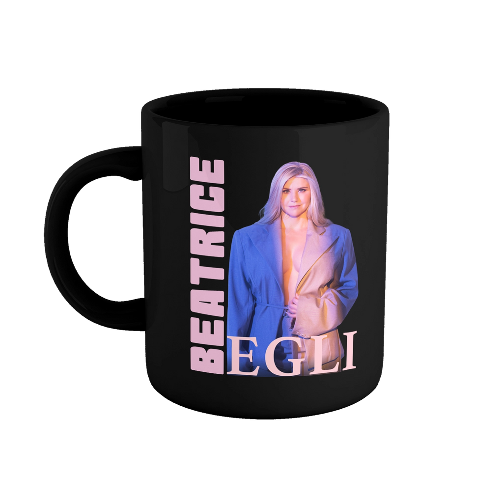 Tasse "Pink Blue Suit" Schwarz