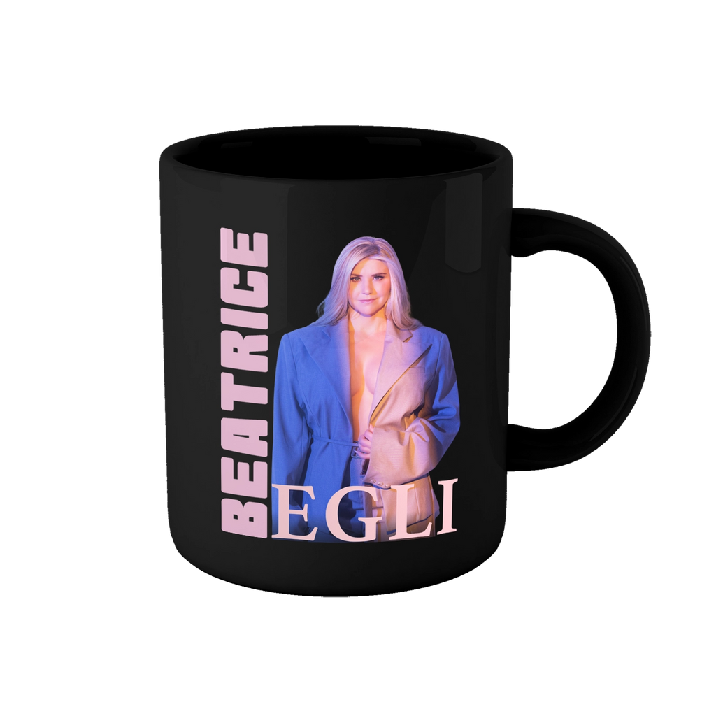 Tasse "Pink Blue Suit" Schwarz